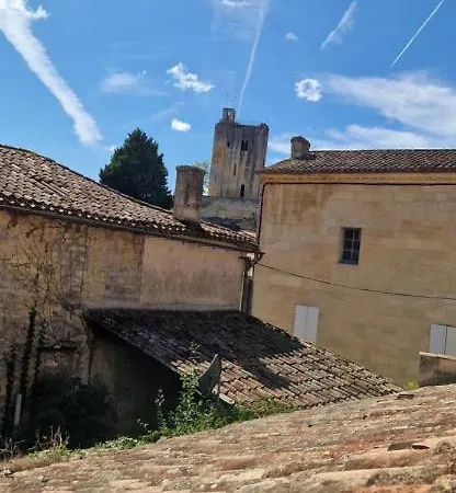 Rouge Et Vin Saint-Émilion
